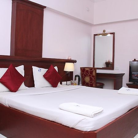 Zip By Spree Hotels Surabi International Vellore Extérieur photo