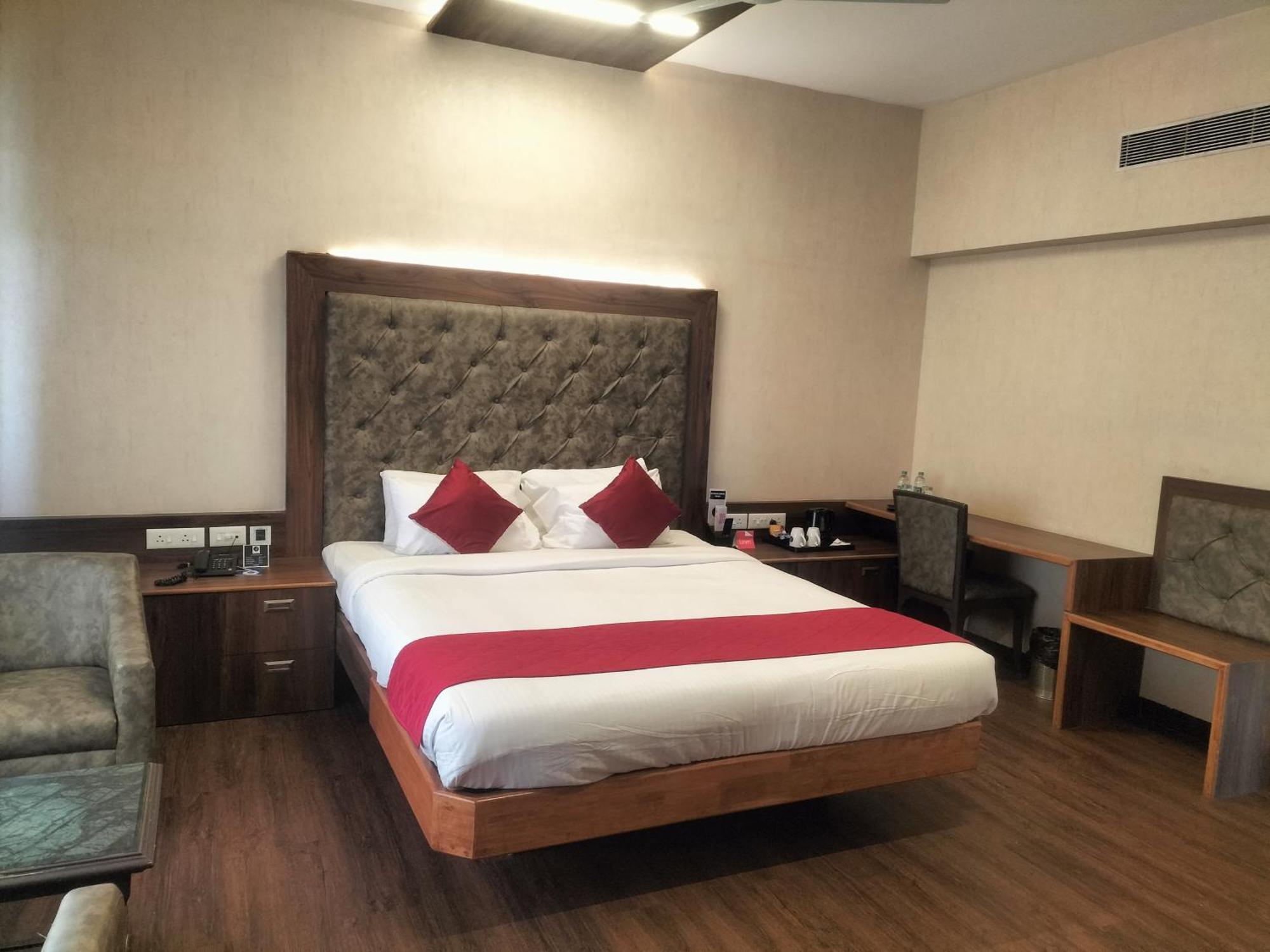 Zip By Spree Hotels Surabi International Vellore Extérieur photo