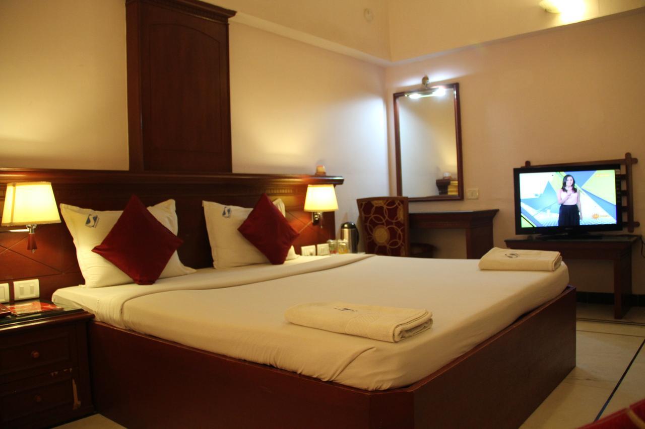 Zip By Spree Hotels Surabi International Vellore Extérieur photo